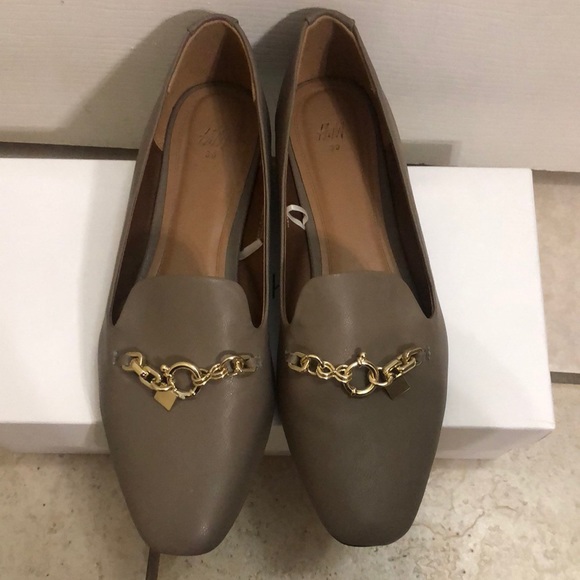 Ballet flats